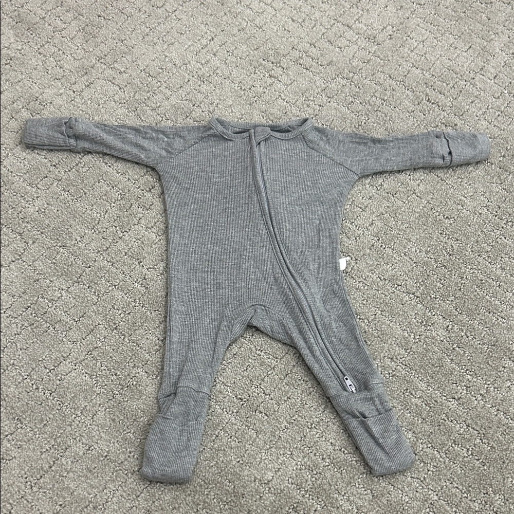 Gray Ribbed Footed Baby One-Piece Zipper Romper